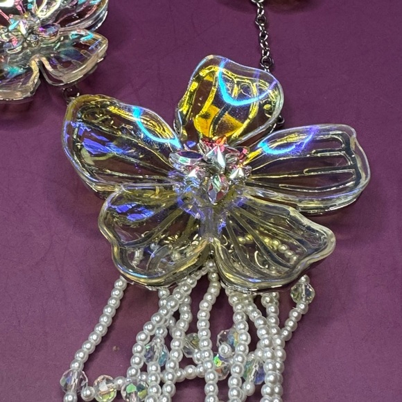 Betsey Johnson Flower Necklace. New! - Picture 2 of 6